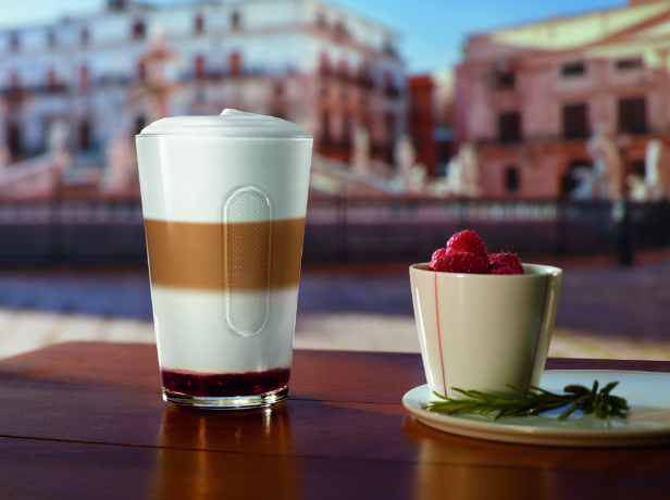ROSMARIN UND HIMBEER LATTE MACCHIATO